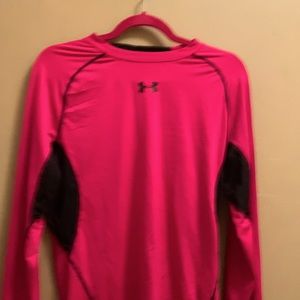 Under armour Xl fits small and tight. Barley wore cause it’s not my color.